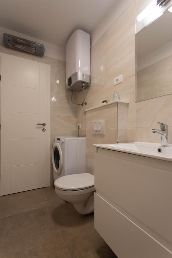Apartman Marel Zrnovnica Luaran gambar